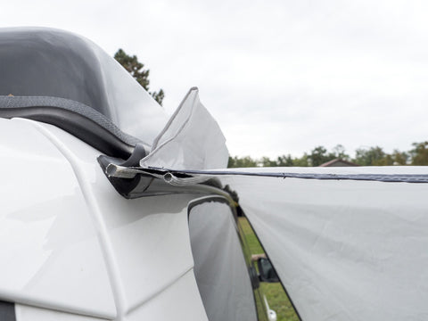 Raccordement toiture/véhicule pour pavillon aérien Linosa 350