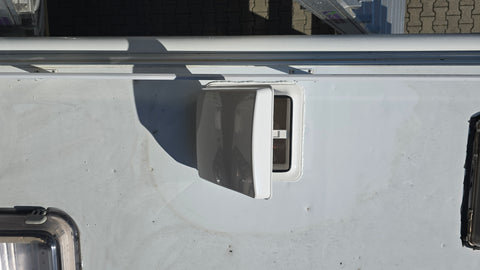 Dachfenster 12V mit Ventilator / Dachluke mit Lüfter / PowerVent Dachhauben - Blickdicht