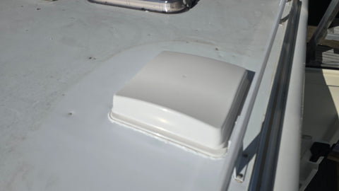 Dachfenster 12V mit Ventilator / Dachluke mit Lüfter / PowerVent Dachhauben - Blickdicht