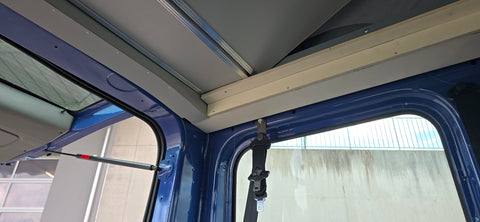 Toit relevable / toit relevable / toit relevable pour Renault Trafic / Nissan Primastar / OPEL Vivaro jusqu'à 2014 / Avant haut - Y compris installation / immatriculation / voiture de location