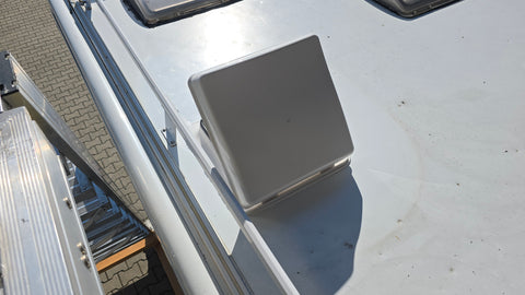 Dachfenster 12V mit Ventilator / Dachluke mit Lüfter / PowerVent Dachhauben - Blickdicht
