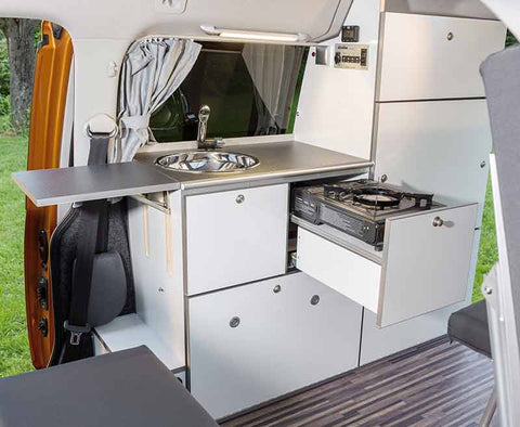 Ligne de meubles Caddy, partie préfabriquée pré-assemblée avec glacière, système d'eau et système électrique