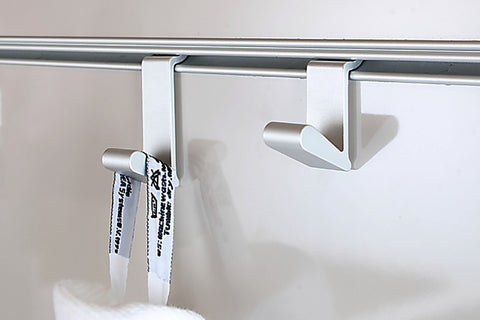 Profilé en aluminium pour le maintien de divers supports