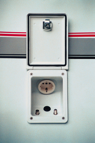 prise extérieure 230/12V, satellite et TV