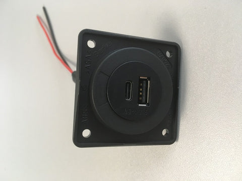 Prise de charge USB-A/-C - noir mat