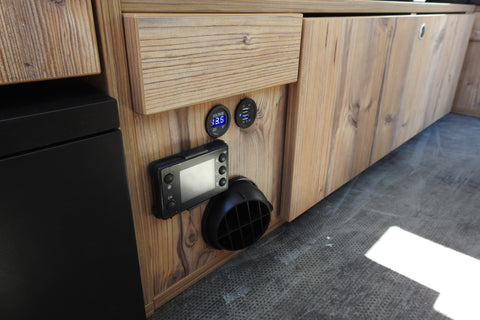 Riscaldatore ausiliario zona giorno potenza termica 5KW con collegamento diretto al serbatoio per impianti a 12V 