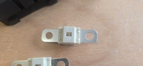 Portafusibile 80A/12V con 2 fusibili e capicorda