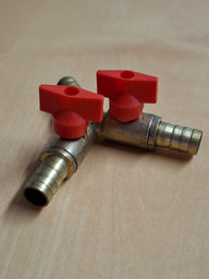 Y-Schlauchverteiler 10 mm mit 2 Absperrhähnen – 3-Wege-Schlauchverbinder