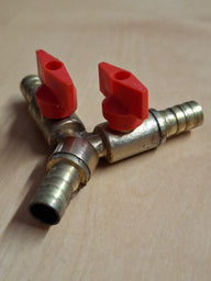Y-Schlauchverteiler 10 mm mit 2 Absperrhähnen – 3-Wege-Schlauchverbinder