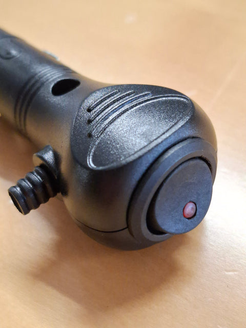 Zigarettenanzünder-Stecker 12/24 V mit Schalter – seitlicher Kabeleingang, max. 10 A
