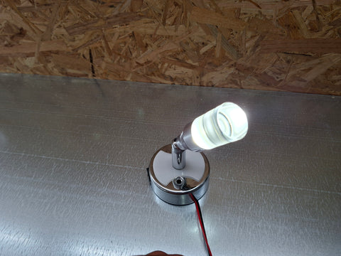 Luce di lettura a LED 12V/1W con USB + interruttore a bilanciere