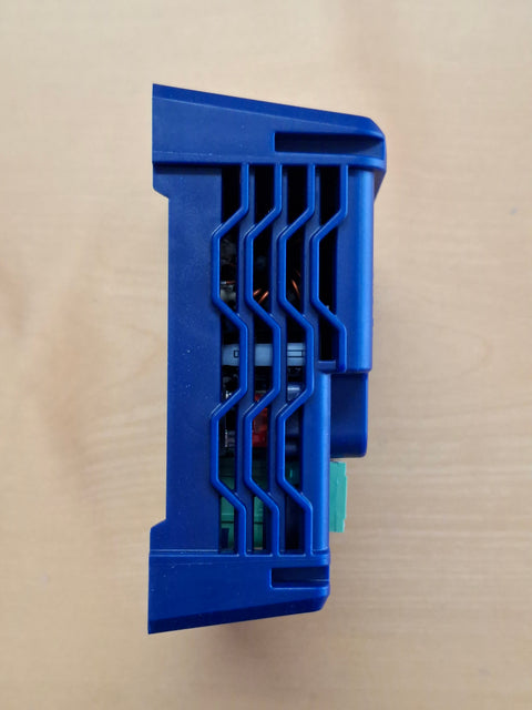 Booster de charge de batterie 20 A avec contrôleur de charge solaire MPPT au format compact