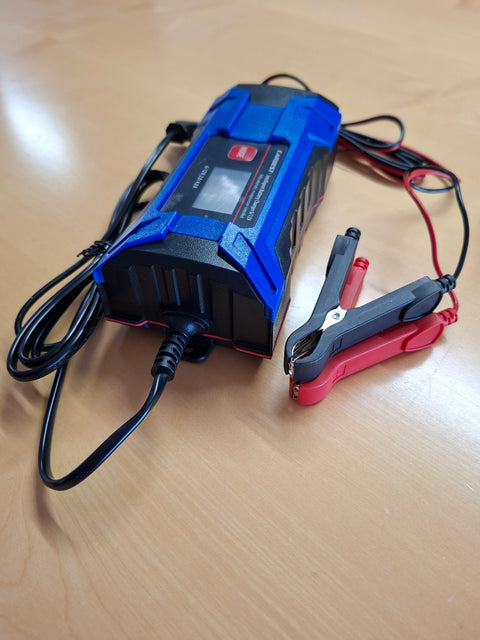 Carbest intelligentes Batterieladegerät 6, 12 V – 4 A, IP65