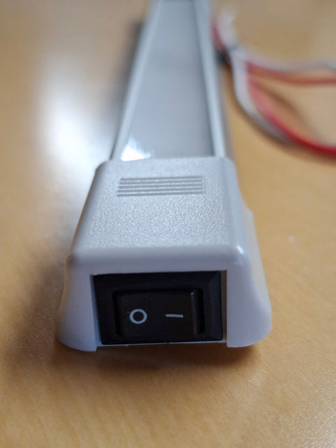 Luce lineare a LED Carbest da 266 mm