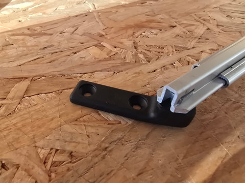 Ouvre-fenêtre pour fenêtres Polivitrum avec loquet de verrouillage