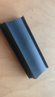 Profilé d'étanchéité en caoutchouc pour bandes d'aluminium 27x11mm