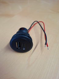 Power USB-C, A Doppelsteckdose mit Montageplatte – 12, 24 V DC, 3,6 A
