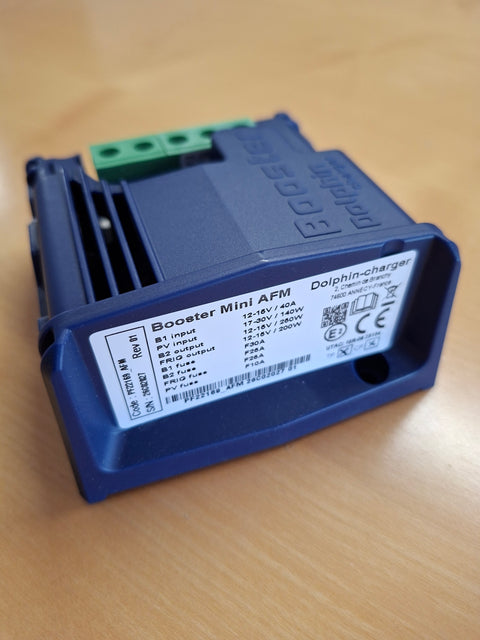 Booster de charge de batterie 20 A avec contrôleur de charge solaire MPPT au format compact