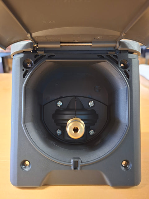 City-Wasseranschluss mit Magnetverschl. anthrazit, mit Druckminderer