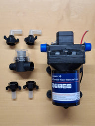 Selbstansaugende Druckwasserpumpe 12 V – 13,2 l min, 3,8 bar, 4-Kammer-Membranpumpe inklusive Filter und Schlauchadapter