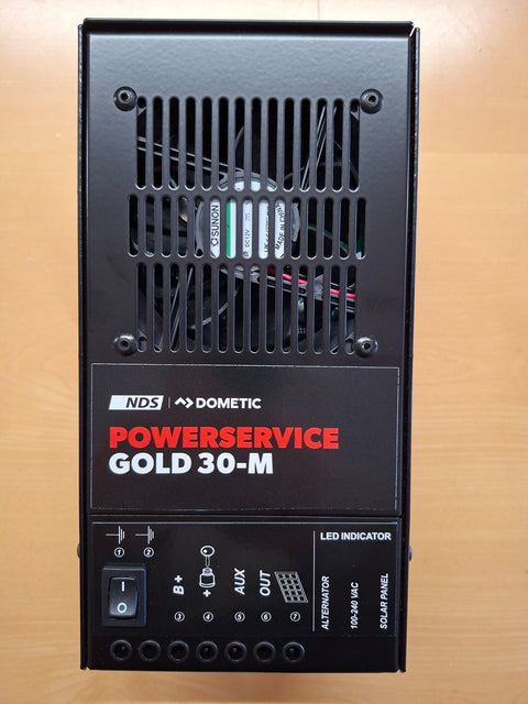 Power Service PWS Gold 30-M avec contrôleur solaire + chargeur