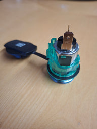 Powersteckdose 12,24 V mit Montageplatte – bis 20 A, mit Schutzdeckel