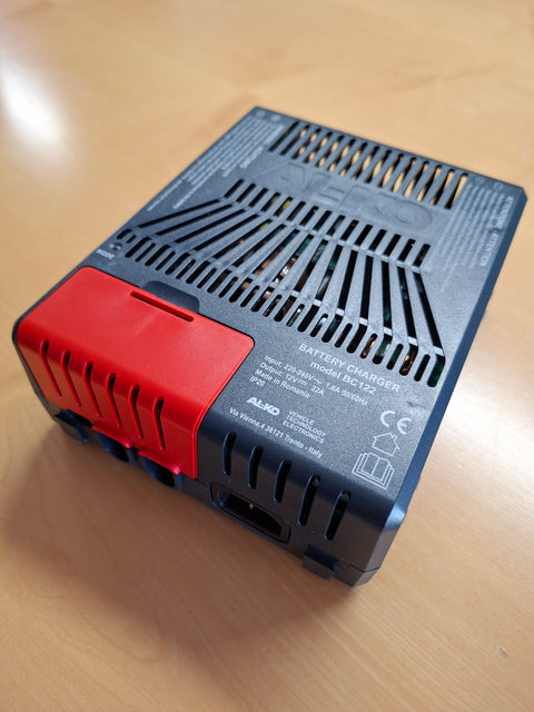chargeur CB522-LT