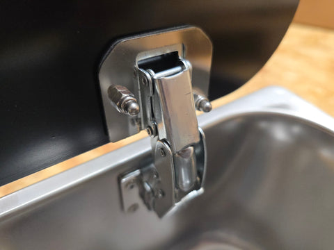 Waschbecken / Lavabo / Spülbecken / Spüle / Brünneli - mit Glasabdeckung