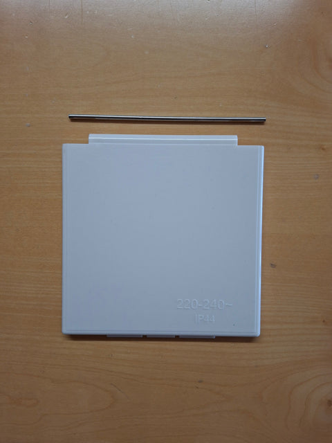 Carbest Ersatzdeckel für CEE-Eingangs-Steckdose – quadratisch, weiss, 100 × 100 mm