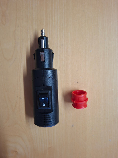 Winkelbarer Universalstecker für 12-V-Systeme, mit Schalter und Sicherung, max. 8 A