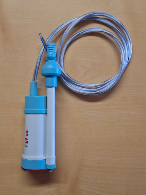 Pompa a immersione COMET VIP Plus 12 V – 16 l/min con filtro, valvola di non ritorno e sfiato