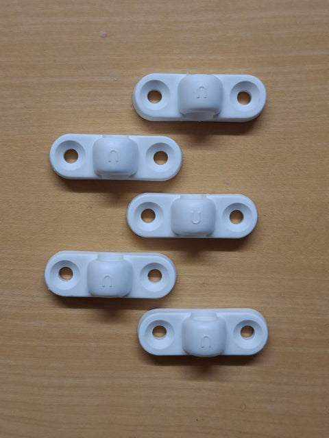 Oeillet mural horizontal en plastique (5 pièces)