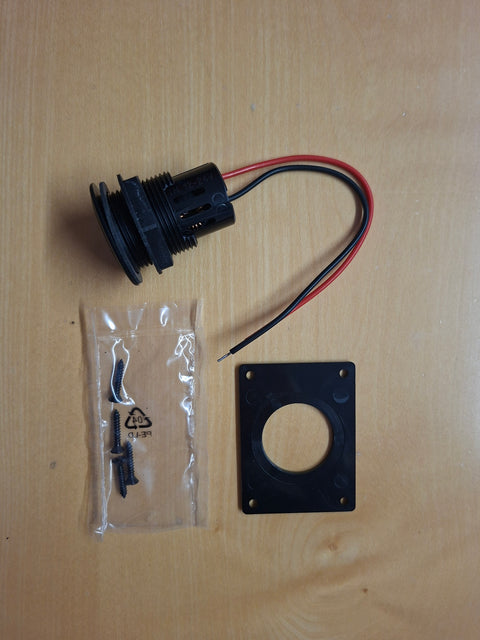 USB-Einbausteckdose Doppel-USB-A 2 × 2,5 A – 12,24 V mit Montageplatte