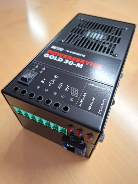 Power Service PWS Gold 30-M avec contrôleur solaire + chargeur