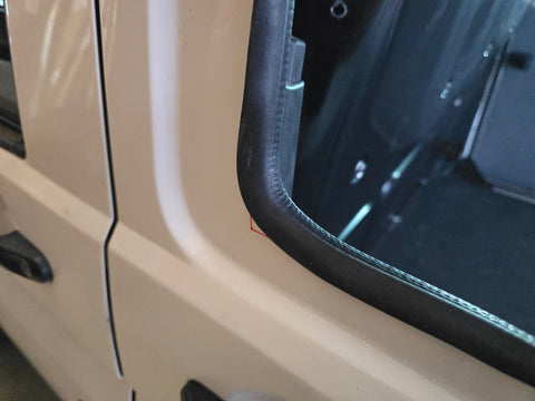 Protezione del bordo per l'installazione della finestra e il ritaglio della cabina EasyFit T5