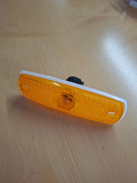 Seitenmarkierungsleuchte 12 V – Einbaumass 126 × 38 mm