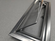 Alu-Ausstellfenster Modell 2000 – 460 x 160 mm, schwarz