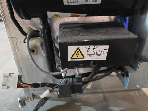 Frigorifero ad assorbimento Thetford N4142E+ - 230 V, 12 V, gas, cerniere porta destra/sinistra