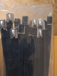 Fascetta serracavo con chiusura in acciaio inox, 9 x 400 mm