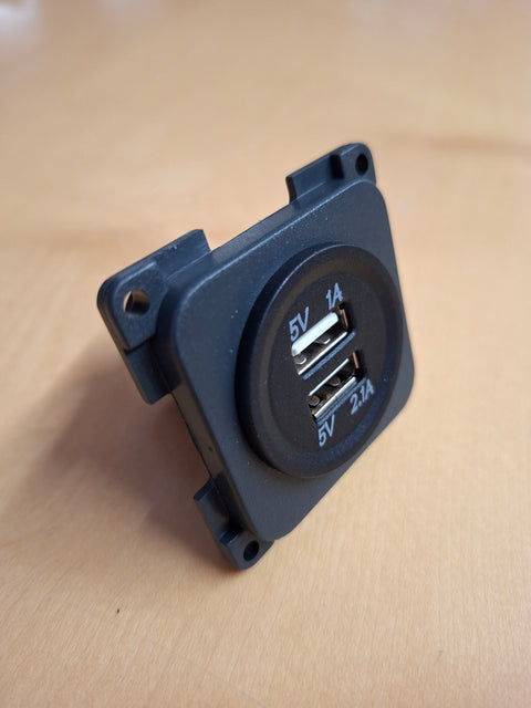 Doppia presa di ricarica USB 5V/1A + 5V/2.1A