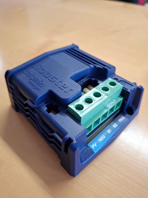Booster de charge de batterie 20 A avec contrôleur de charge solaire MPPT au format compact