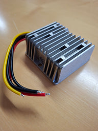 Carbest Spannungswandler 12 V auf 24 V – 10 A, IP68
