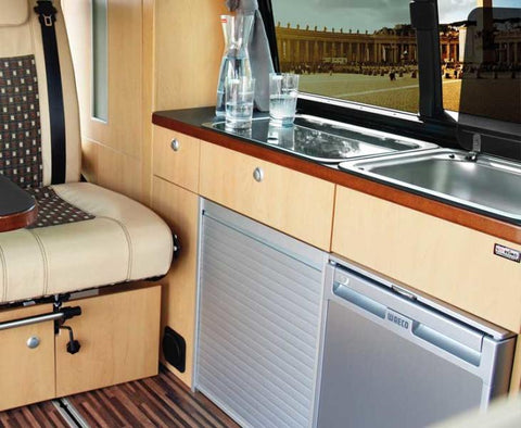 Linea di mobili TrioStyle per VW T6/5 passo corto prefabbricato senza parti tecniche