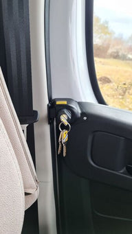 Pacchetto di sicurezza per furgoni Fiat Ducato e modelli simili da 09/2021 - Nero