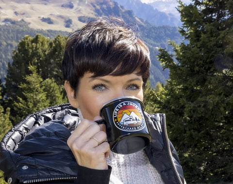 Tazza smaltata LA VITA È UN VIAGGIO